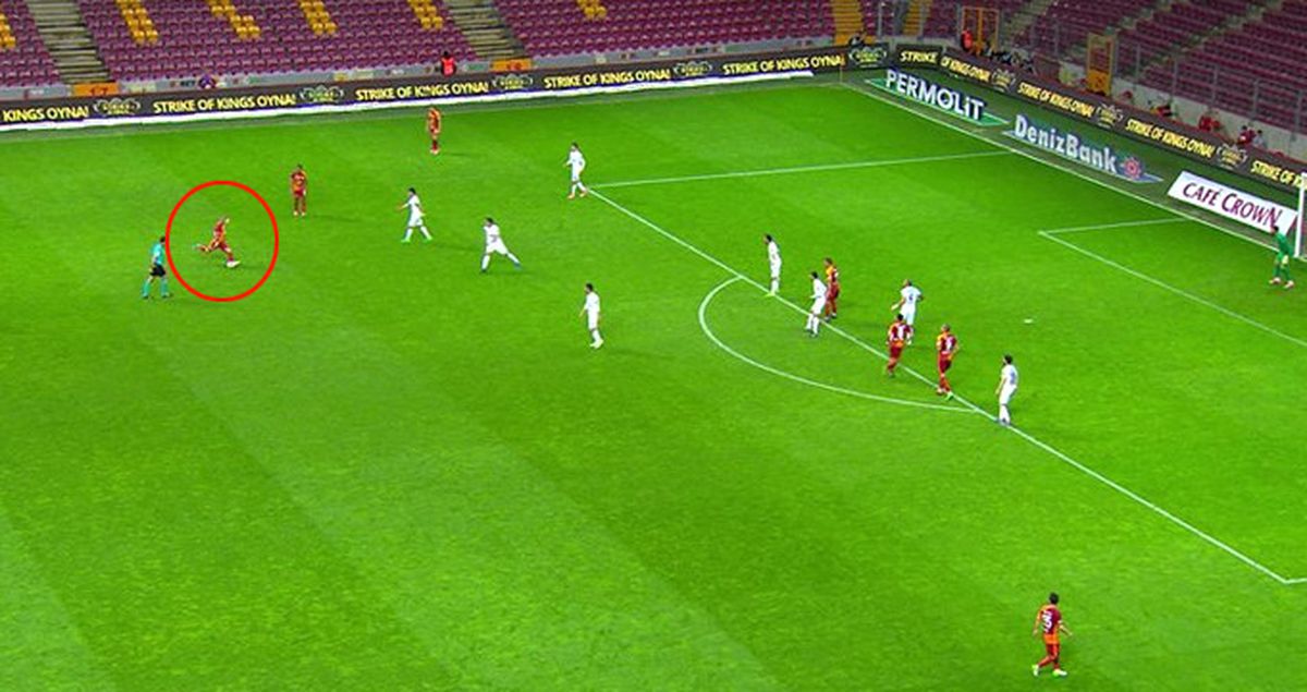 Kasımpaşa Karşısında Sneijder'in Attığı Gol Herkesi Büyüledi