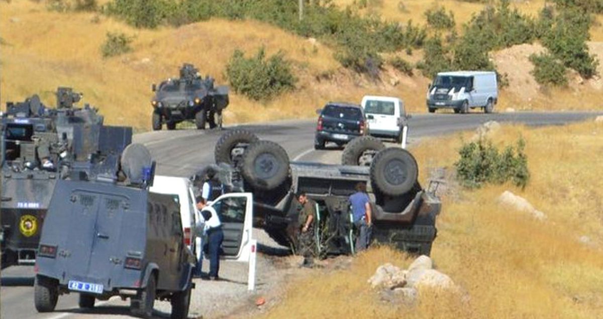 Cizre'de Askerleri Taşıyan Zırhlı Araç Devrildi: 11 Asker Yaralı