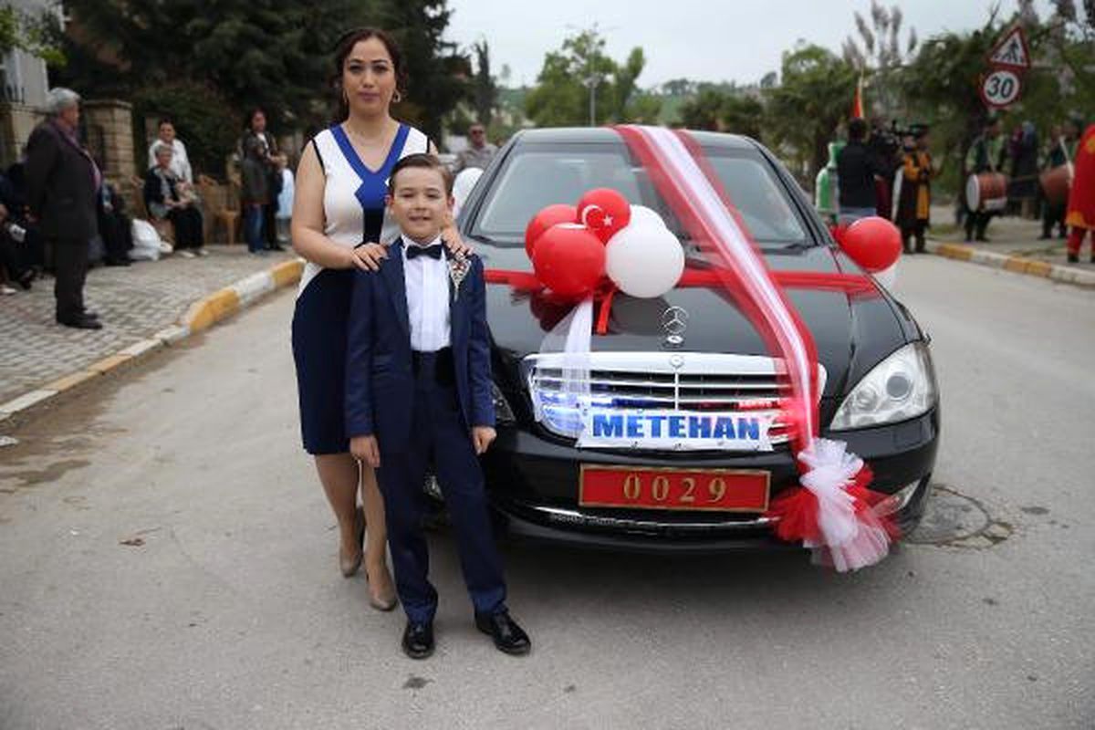 Bakan Işık'ın Makam Aracı, Şehit Oğlu Metehan'ın Düğün Aracı Oldu