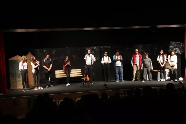 Bozüyük'te Çocuklar İçin 'Keloğlan'ın Becerikli Eşeği' Sahnelendi Bozüyük'te Çocuklar İçin 'Keloğlan'ın Becerikli Eşeği' Sahnelendi