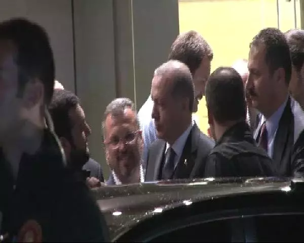 Cumhurbaşkanı Erdoğan Talip Öztürk'ü Hastanede Ziyaret Etti