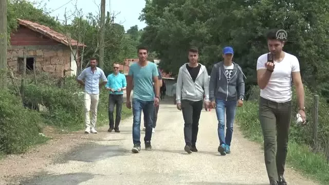 Eş Adaylarını 'Aşıklar Sokağı'Nda Aradılar Eş Adaylarını 'Aşıklar Sokağı'Nda Aradılar