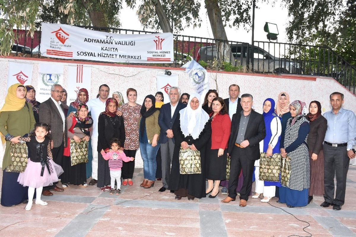 Kahta İlçesinde Anneler Günü Kutlandı