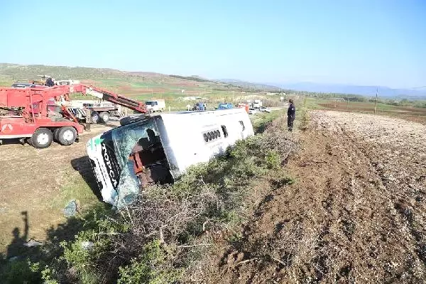 2- Çorum'da Otobüs Devrildi: 1 Ölü, 38 Yaralı