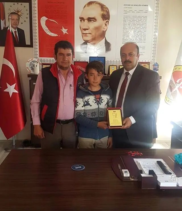 Bulduğu Altınları Sahibine Teslim Etti Bulduğu Altınları Sahibine Teslim Etti
