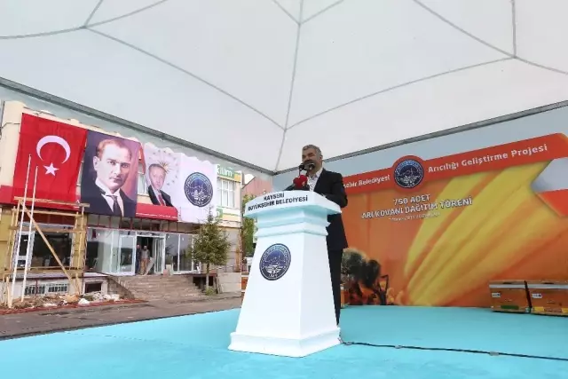 Büyükşehir Belediyesi Özvatan'da Arı Kovanı Dağıttı Büyükşehir Belediyesi Özvatan'da Arı Kovanı Dağıttı