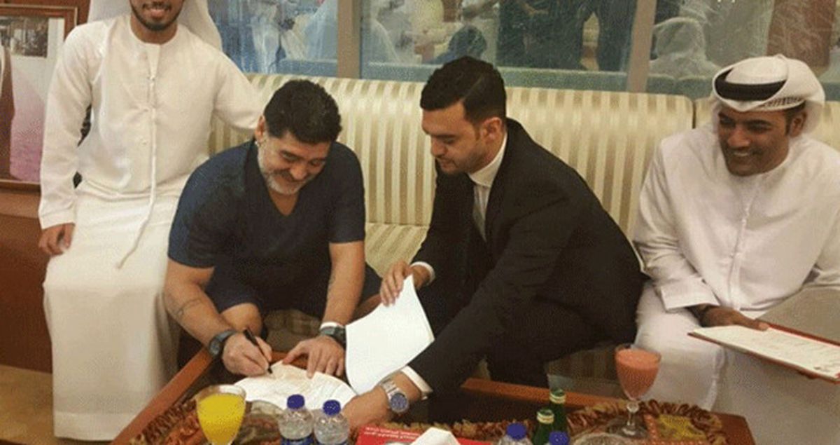 Efsane Futbolcu Maradona, Arap Takımının Başına Geçti