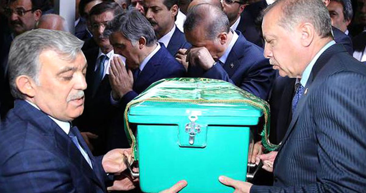 Erdoğan, Gül'ü Acı Gününde Yalnız Bırakmadı! Cenazeyi Birlikte Omuzladılar