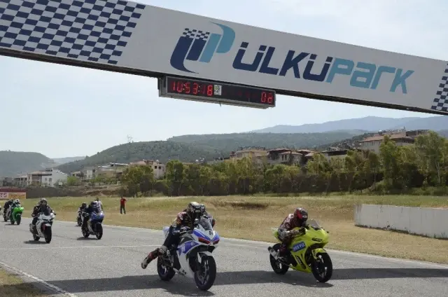 Pistin Sultanları Performanslarıyla Göz Doldurdu Pistin Sultanları Performanslarıyla Göz Doldurdu