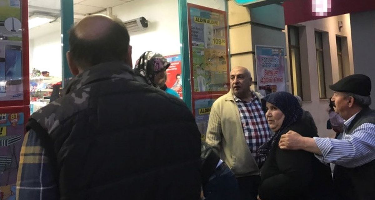 Market Çalışanları ''Tadına Bakmadan Almayalım'' Diyen Müşteriyi Dövdü