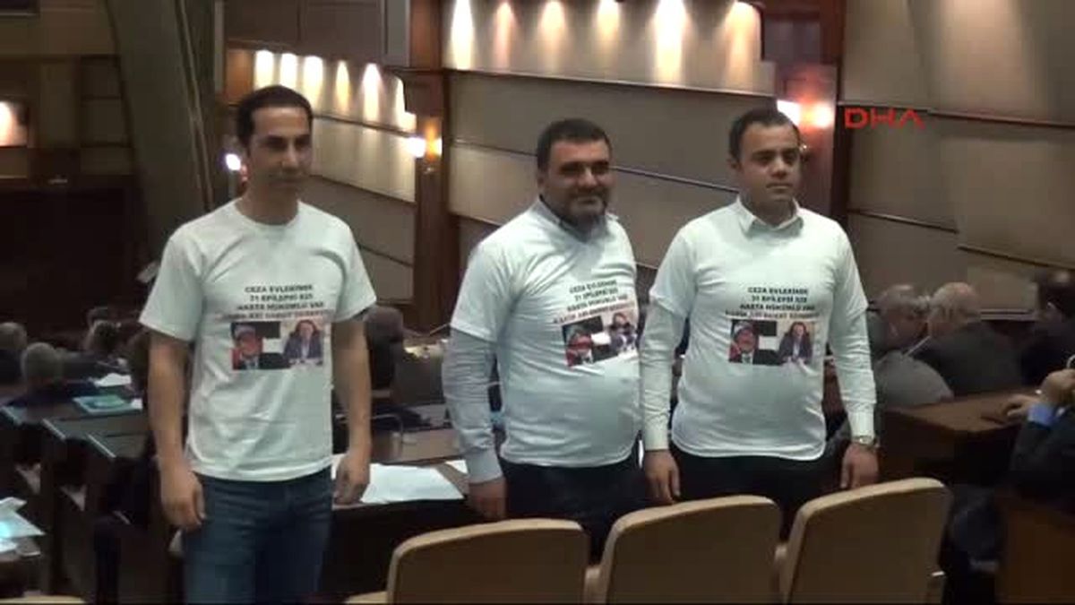 İBB Meclisi'nde Topbaş'ın Damadı Kavurmacı'nın Tişörtüyle Eylem Yaptılar