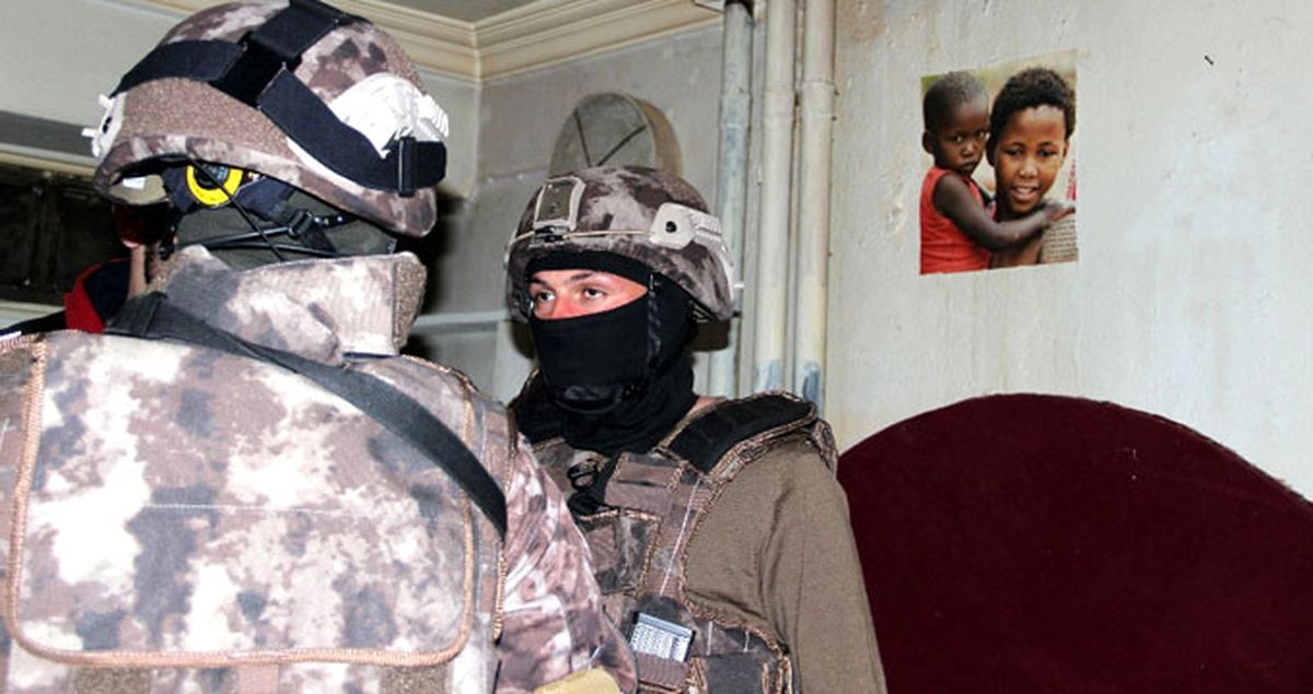 Türkiye Genelinde 11 Bin Polisle 'Narko Sokak' Operasyonu