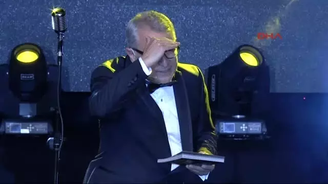 22. Sadri Alışık Tiyatro ve Sinema Oyuncu Ödülleri Sahiplerini Buldu 22. Sadri Alışık Tiyatro ve Sinema Oyuncu Ödülleri Sahiplerini Buldu