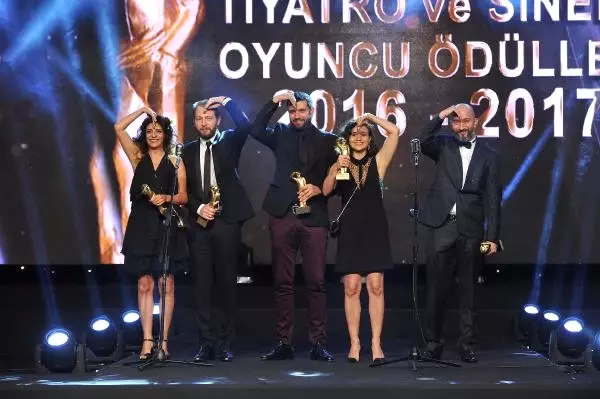 22. Sadri Alışık Tiyatro ve Sinema Oyuncu Ödülleri Sahiplerini Buldu (2) 22. Sadri Alışık Tiyatro ve Sinema Oyuncu Ödülleri Sahiplerini Buldu (2)