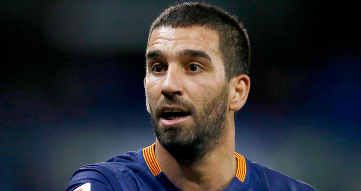 Barcelona'lı Oyuncu Arda Turan, Yeni İmajıyla Dikkat Çekti