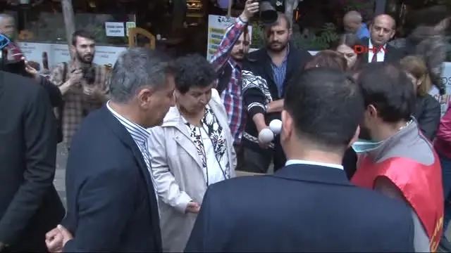 Sezen Aksu'dan Nuriye Gülmen ve Semih Özakça Için Çağrı