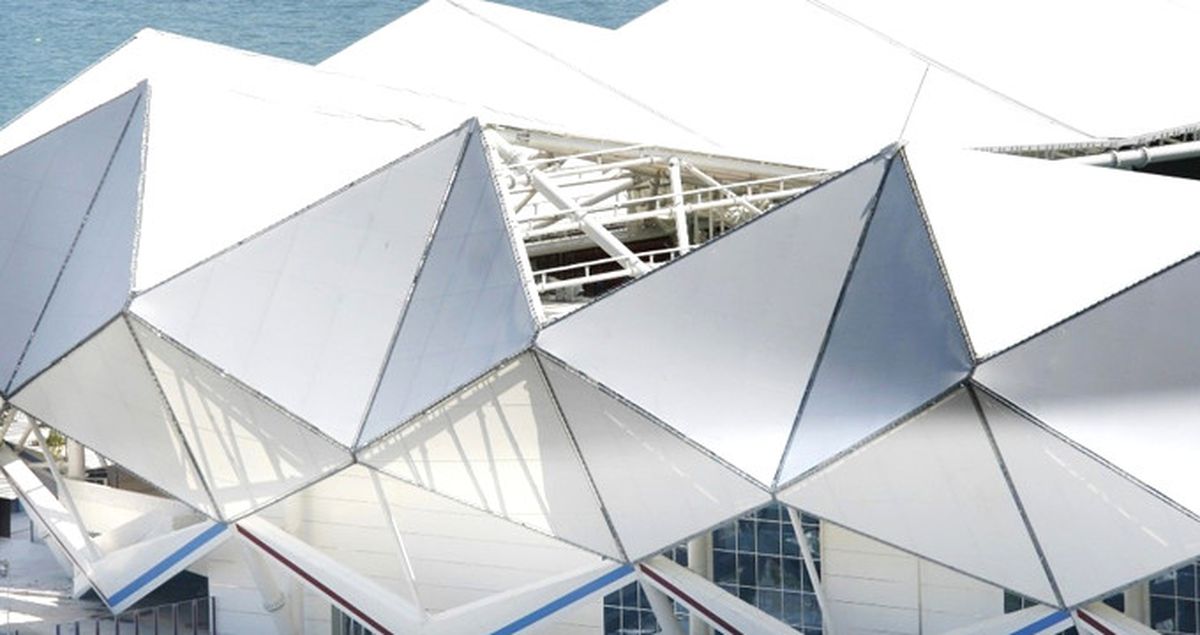 Trabzonspor Medical Park Arena Stadı'nın Çatısı Rüzgardan Uçtu