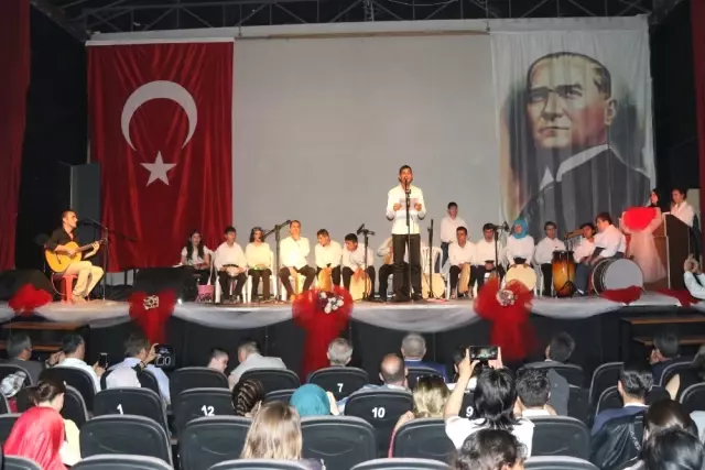 Akhisar'da Engelliler Gönüllerince Eğlendi Akhisar'da Engelliler Gönüllerince Eğlendi