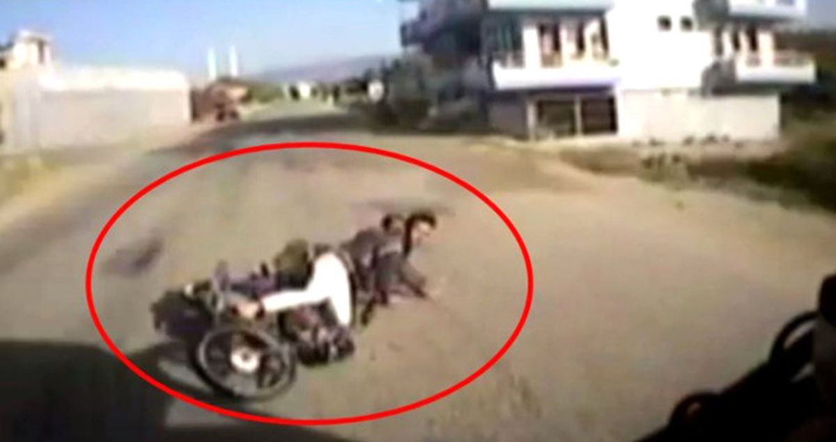 Motosikletli Gençlerin Ölüme Gittiği An Kamerada
