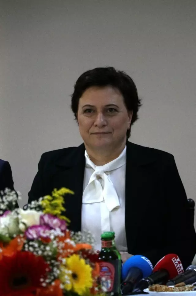 Yurt Yangınını İnceleme Komisyonu Aladağ'da Yurt Yangınını İnceleme Komisyonu Aladağ'da