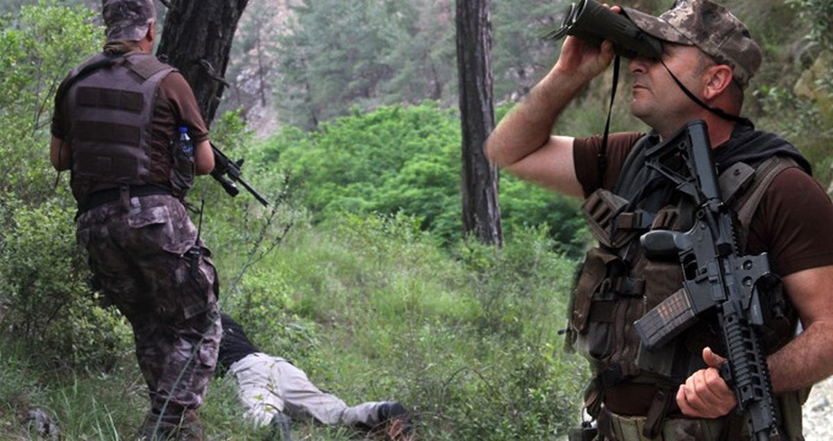 Adana'da Özel Harekatçıların Yaptığı Tatbikat Gerçeğini Aratmadı