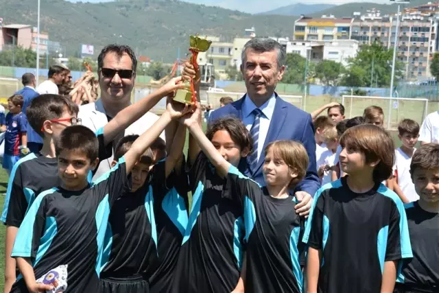 Ödüllerini Aldılar Ödüllerini Aldılar