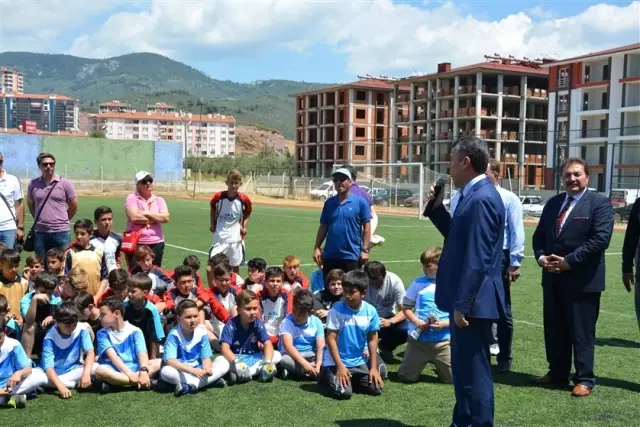 Ödüllerini Aldılar Ödüllerini Aldılar