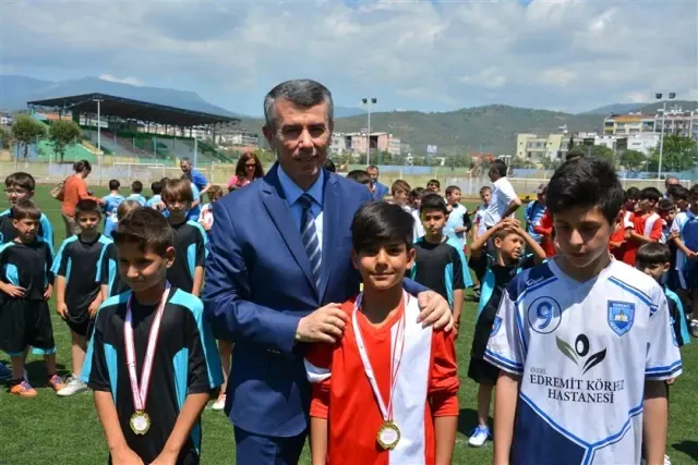 Ödüllerini Aldılar Ödüllerini Aldılar