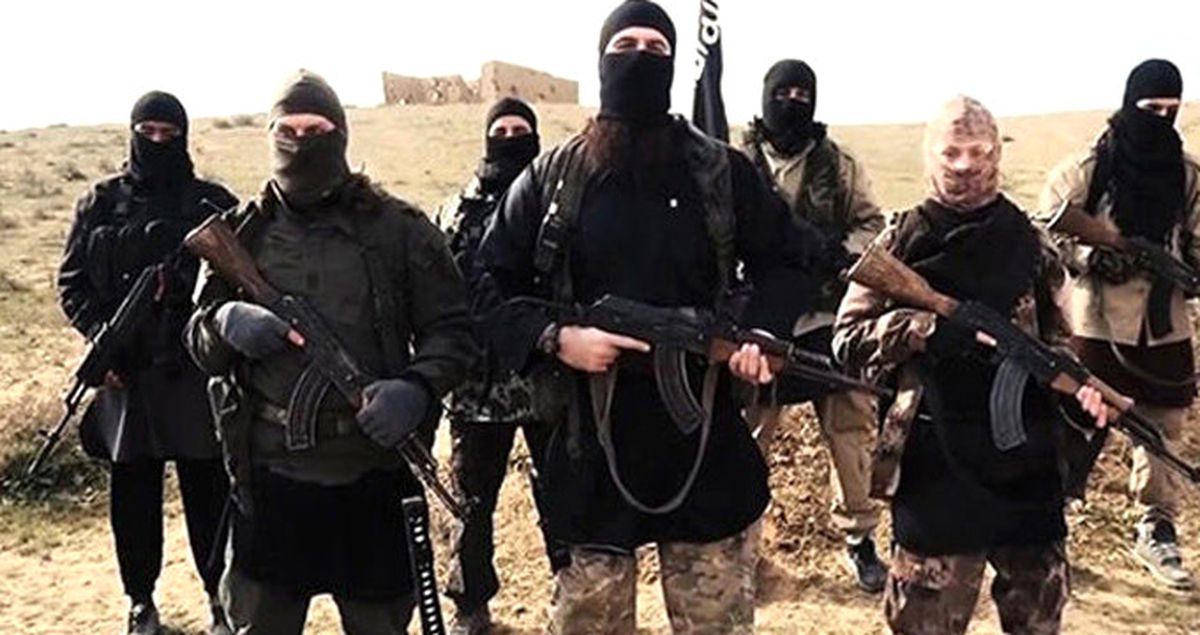 Terör Örgütü DEAŞ Musul'da İki Aileyi Katletti