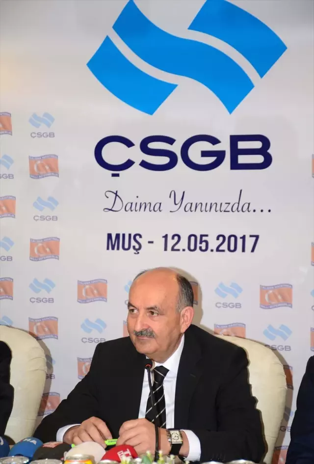 Çalışma ve Sosyal Güvenlik Bakanı Müezzinoğlu Muş'ta Açıklaması Çalışma ve Sosyal Güvenlik Bakanı Müezzinoğlu Muş'ta Açıklaması