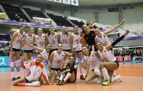 Eczacıbaşı Vitra Yarı Finalde