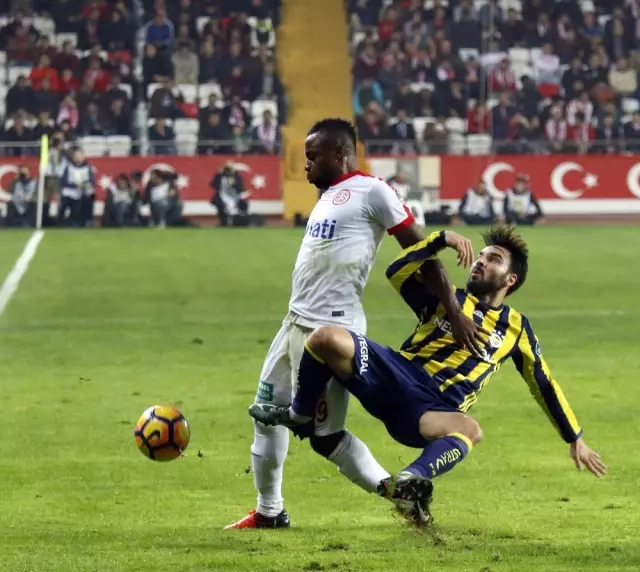 fenerbahce-ile-antalyaspor-super-lig-de-...5981_o.jpg