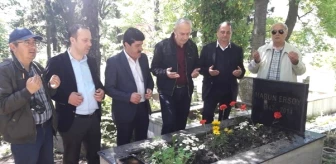 Gazeteci Harun Ersoy Mezarı Başında Anıldı