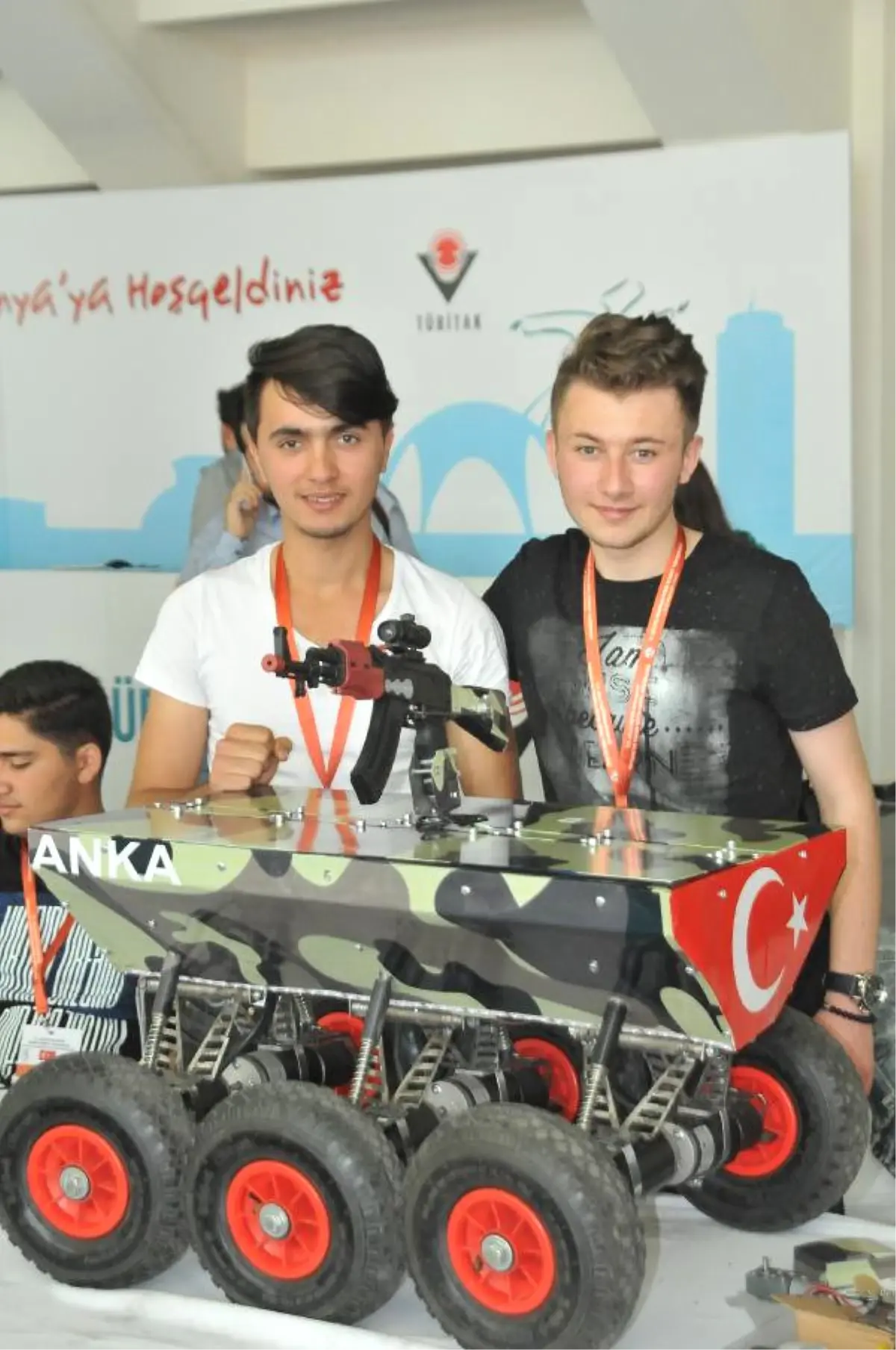 Liselilerin Teröre Karşı 'İnsansız Savunma Aracı' Projesi