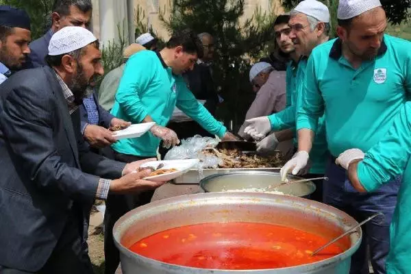 Müezzinoğlu: Ölen De, Öldüren de 'Allah Allah' Diyor Müezzinoğlu: Ölen De, Öldüren de 'Allah Allah' Diyor