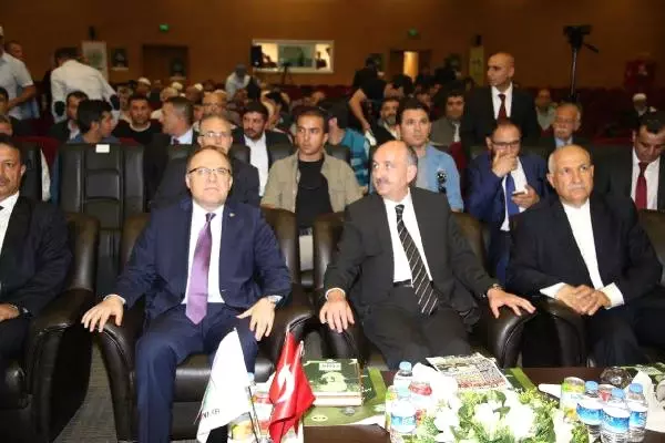 Müezzinoğlu: Ölen De, Öldüren de 'Allah Allah' Diyor Müezzinoğlu: Ölen De, Öldüren de 'Allah Allah' Diyor