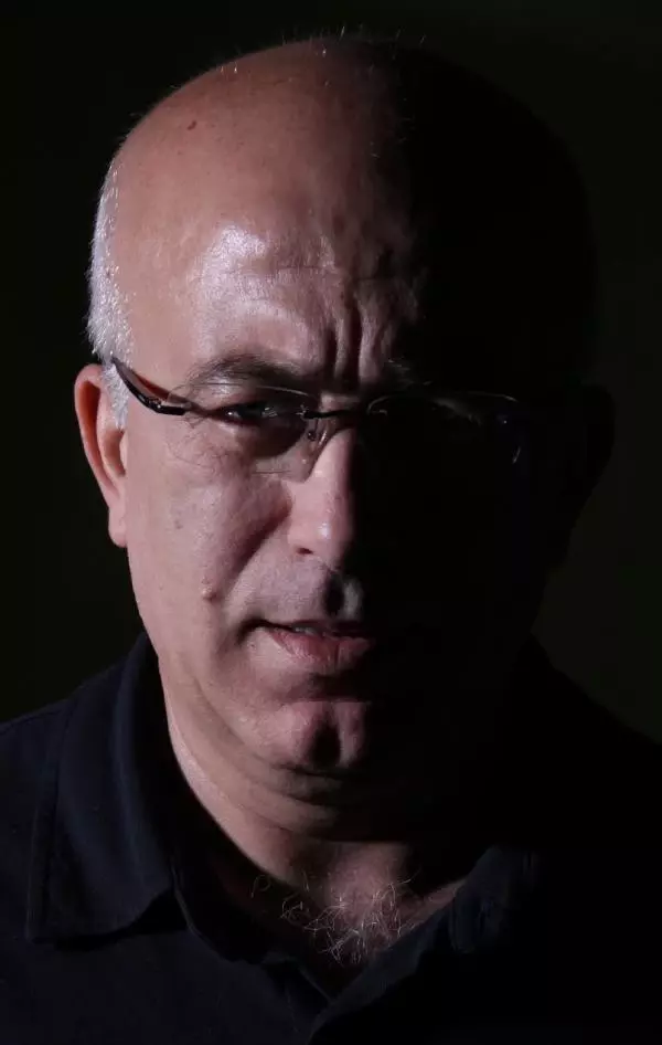 Orhan Kemal Roman Armağanı Gürsel Korat'ın 'Unutkan Ayna' Romanına Verildi Orhan Kemal Roman Armağanı Gürsel Korat'ın 'Unutkan Ayna' Romanına Verildi