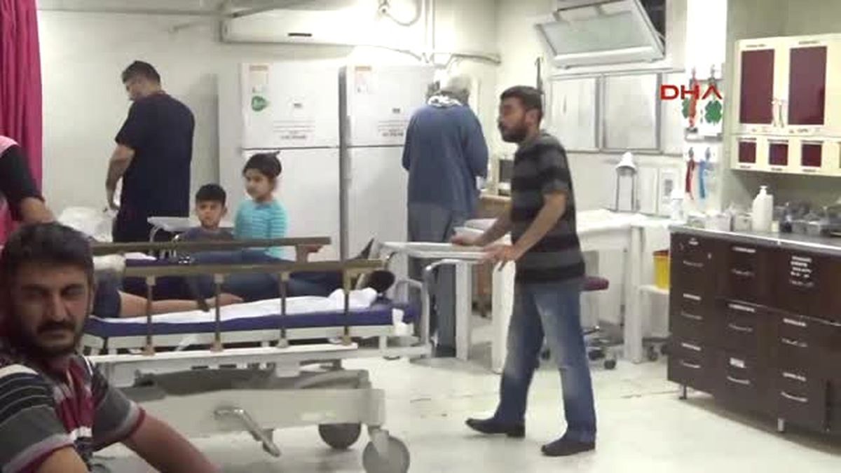 Şanlıurfa Birecik'te Trafik Kazası Anne Öldü, Baba ve 2 Çocuğu Yaralı