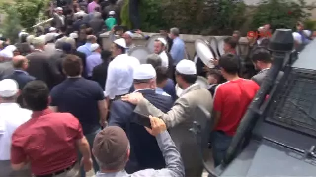 Siirt Bakan Müezzinoğlu: Ölen De, Öldüren de 'Allah Allah' Diyor Siirt Bakan Müezzinoğlu: Ölen De, Öldüren de 'Allah Allah' Diyor