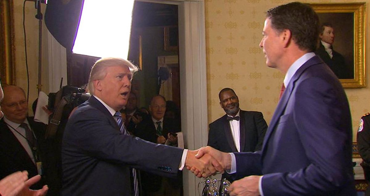 Trump, FBI Başkanı Comey'i 'Tribünlere Oynadığı İçin' Kovmuş