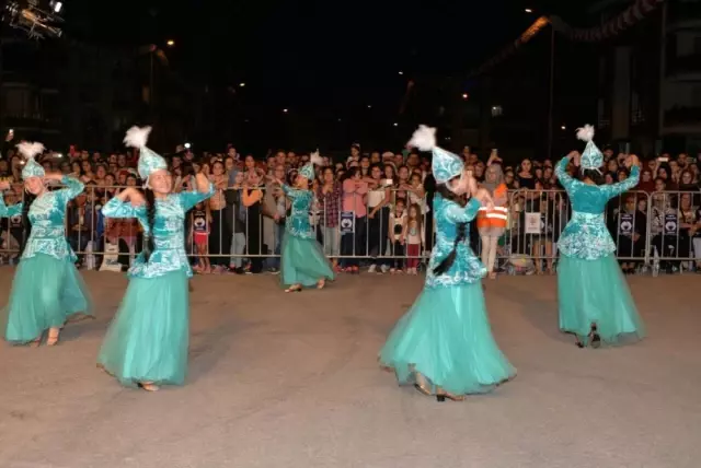 Altıeylül'de Zara Coşkusu