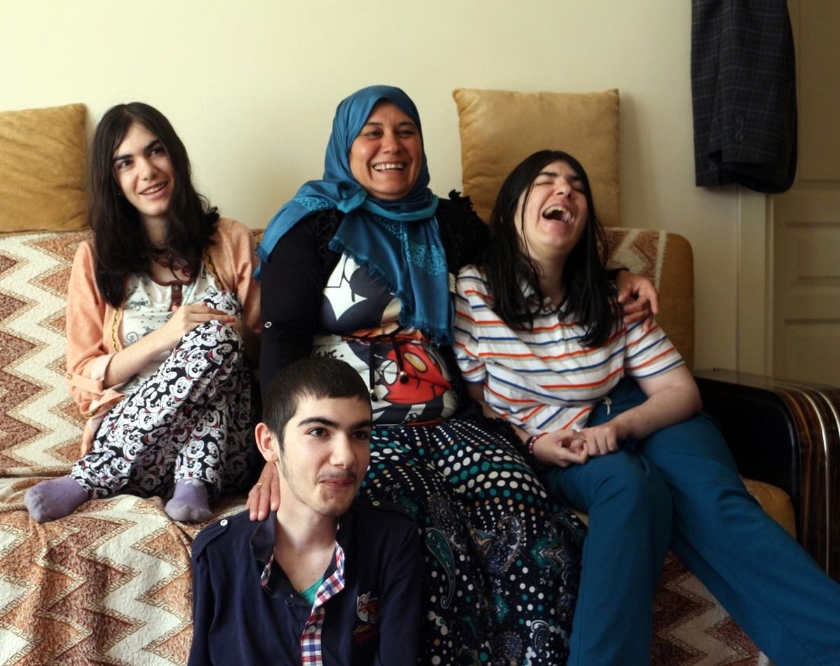 Ağrı'da Suriye'li Üvey Anne 3 Engelli Çocuğa Kendi Çocukları Gibi Bakıyor