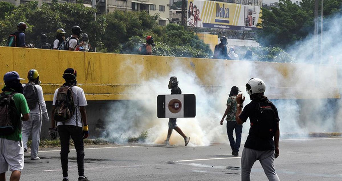 Venezuela'da Sokak Olaylarıyla Baş Edemeyen Maduro 2018'de Seçim Sözü Verdi