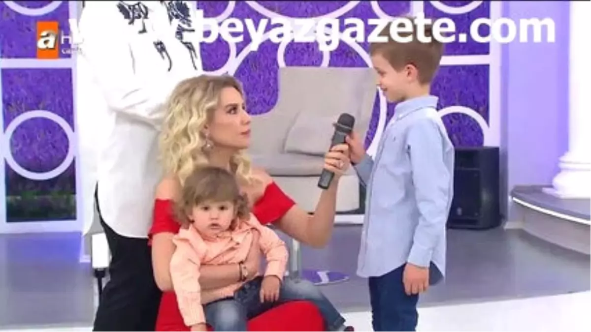 Esra Erol'a Doğum Günü Sürprizi! Eşi Ali Özbir ve Oğulları İdris Ali ve Ömer Stüdyoda