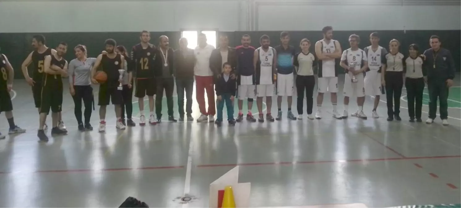 Hakkari'de Basketbol Turnuvası