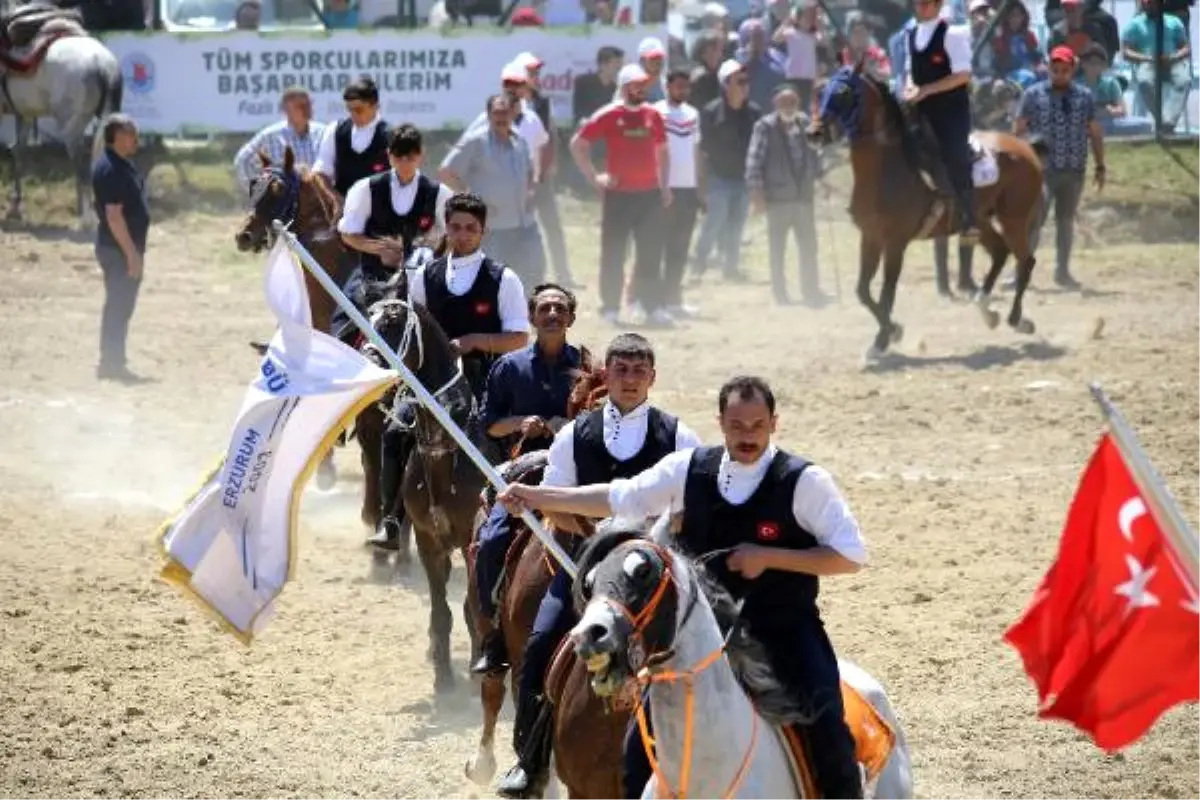 Kağıthane'de 'Atlı Cirit' Yarışmaları Büyük İlgi Gördü