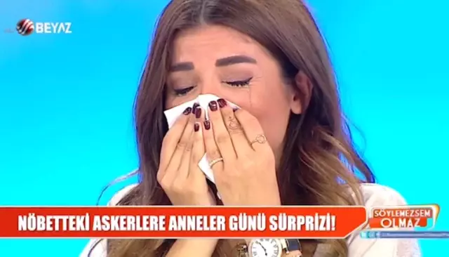 Mehmetçiğe Yapılan Sürpriz, Beyaz TV Sunucusu Bircan İpek'i Ağlattı