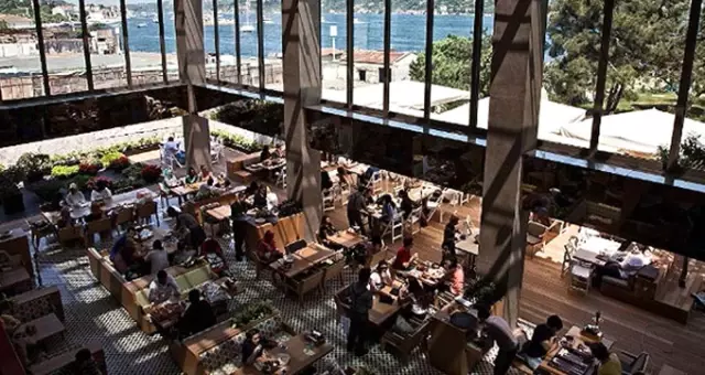 Ortaköy'ün Ünlü Mekanı Huqqa'nın Bazı Bölümleri Yıkıldı