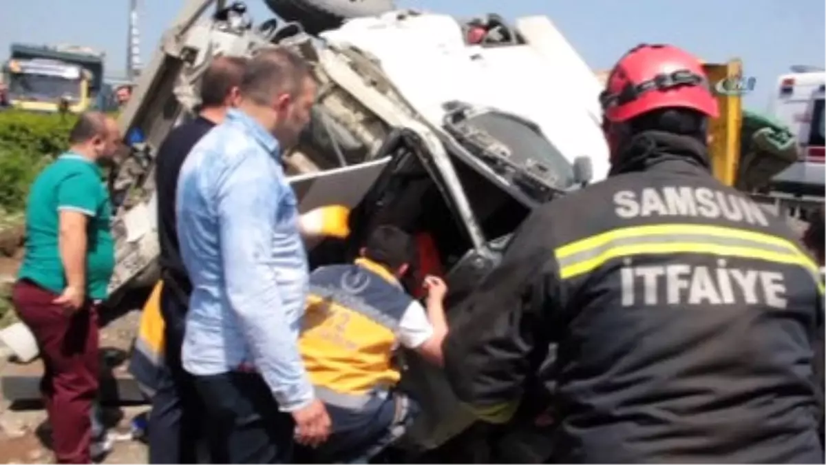 Samsun'datır ve Kamyon Çarpıştı