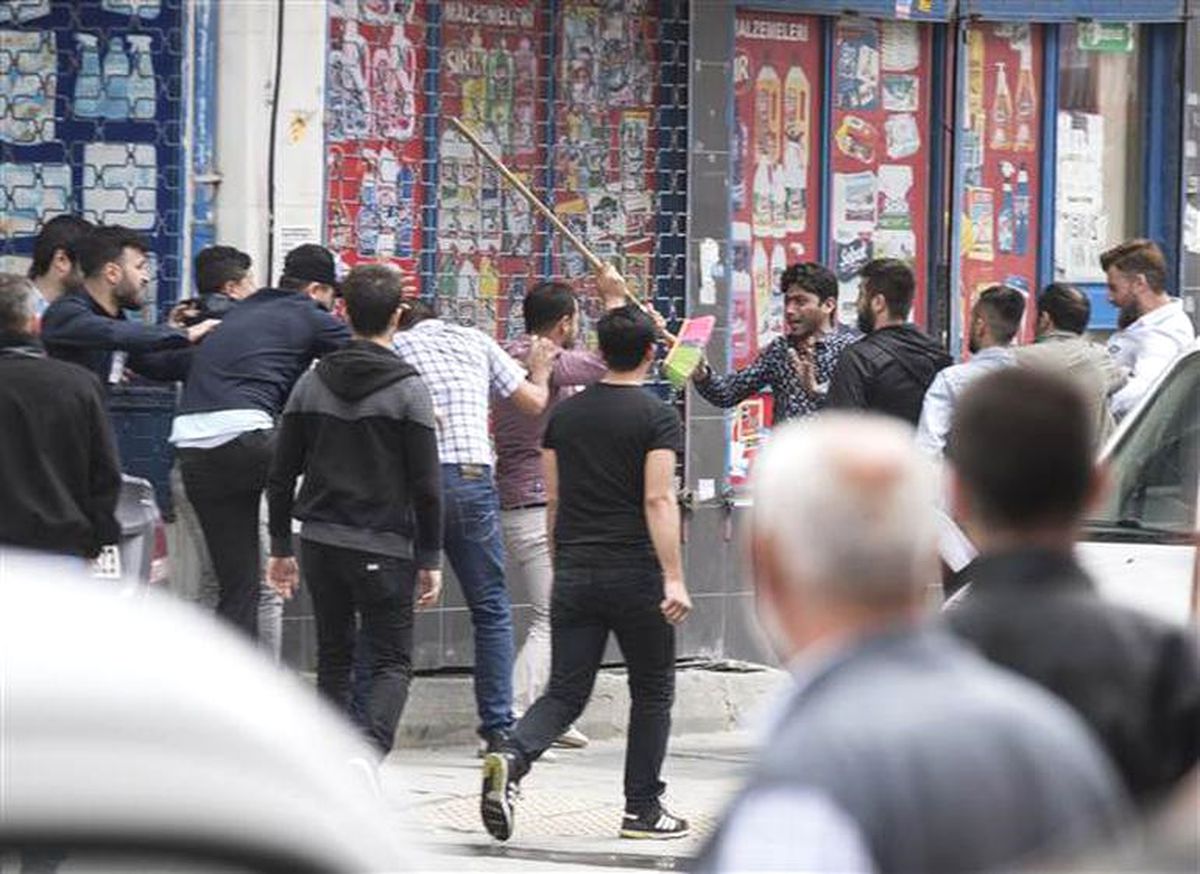Sultangazi Karıştı, Yüzlerce Vatandaş 1 Afganı Linç Etmeye Kalktı